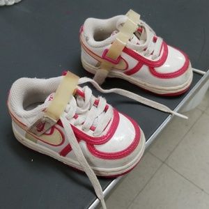 Nike shoes 4c
